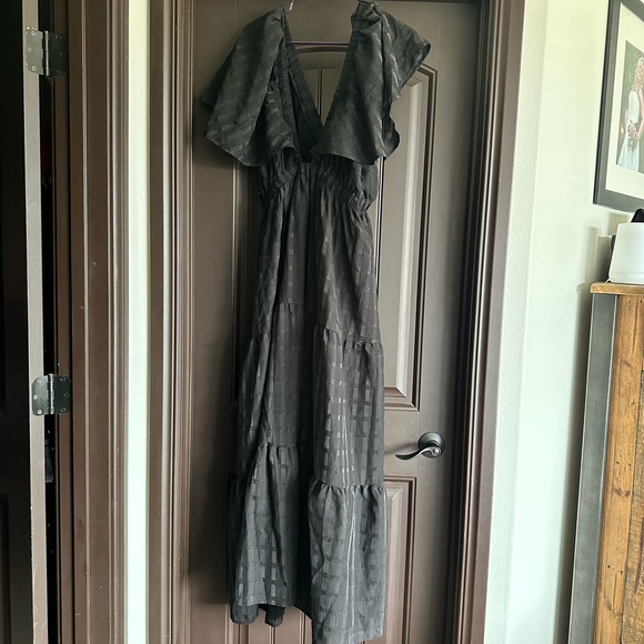 Shona Textured Plaid Maxi Dress Black from Arula - size A (1x) - Picture 2 of 5